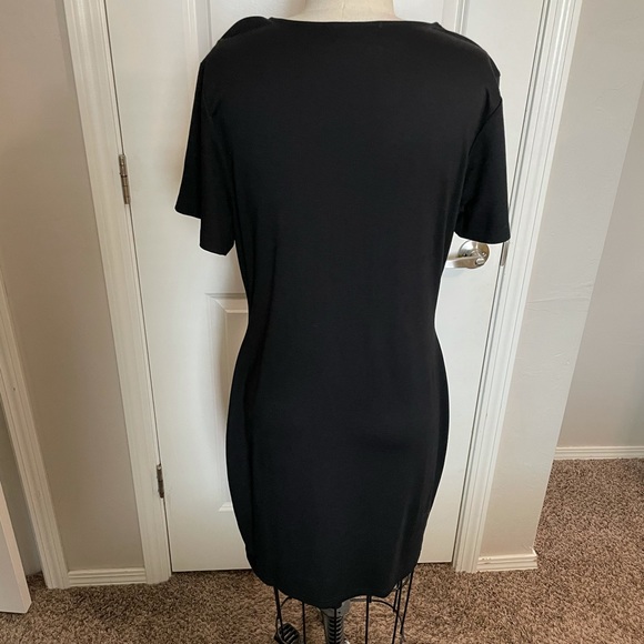 Forever 21+ Criss Cross Cleavage Dress - Picture 7 of 7